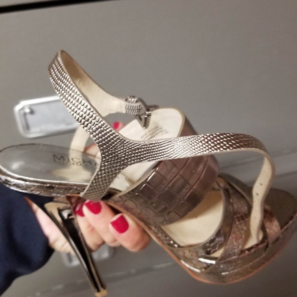 Sandals - Picture 3 of 4